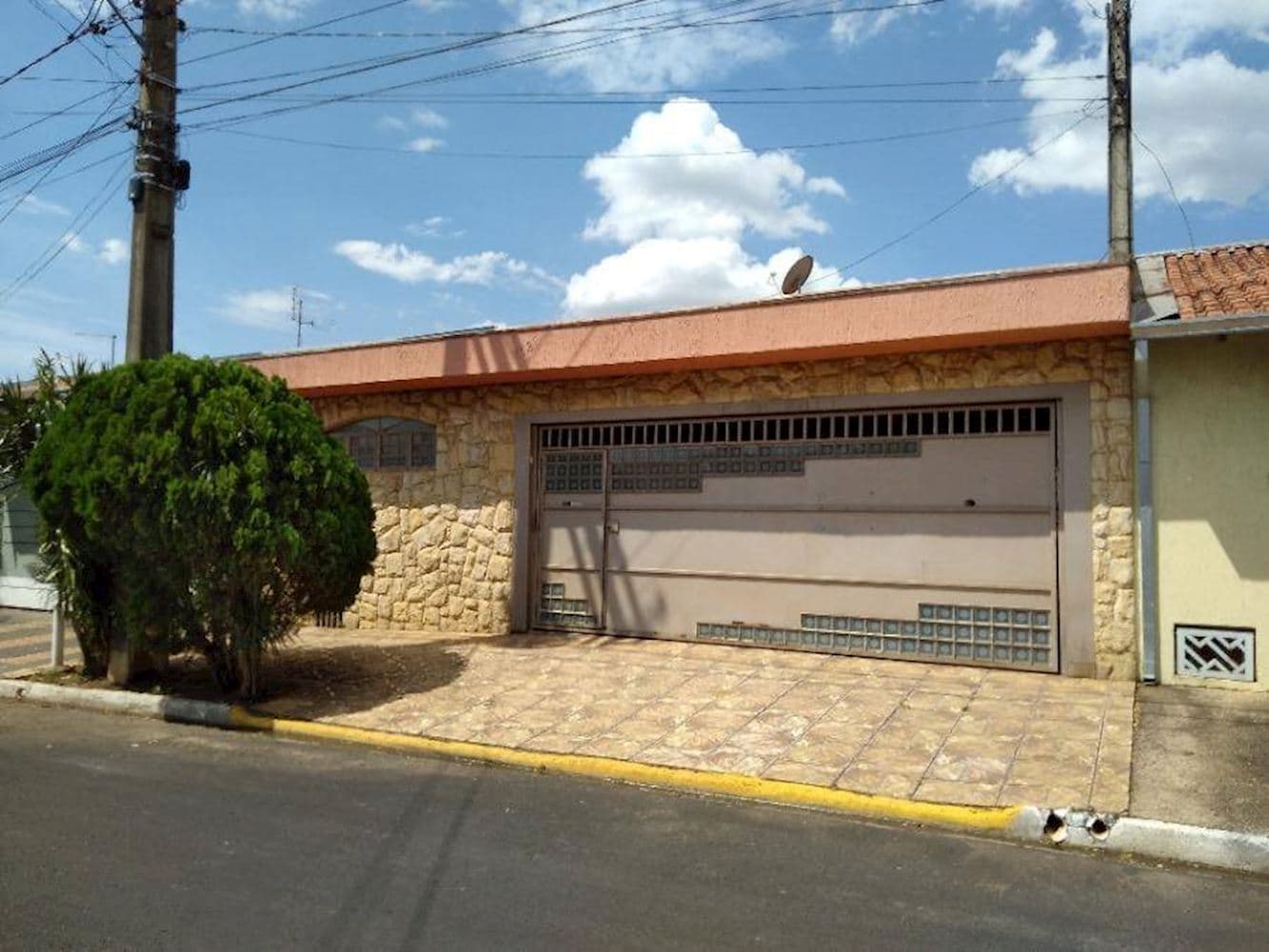 Foto 1 de 15: Casa em leilão em Itirapina - SP, bairro Jardim Gobbi — Casa no Jardim Gobbi em Itirapina/SP