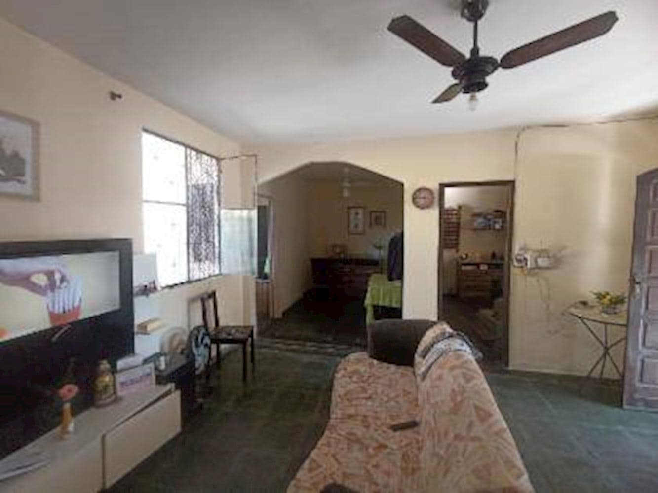 Foto 6 de 10: Casa em leilão em Magé - RJ, bairro Praia do Imperador — Casa na Praia do Imperador em Magé/RJ