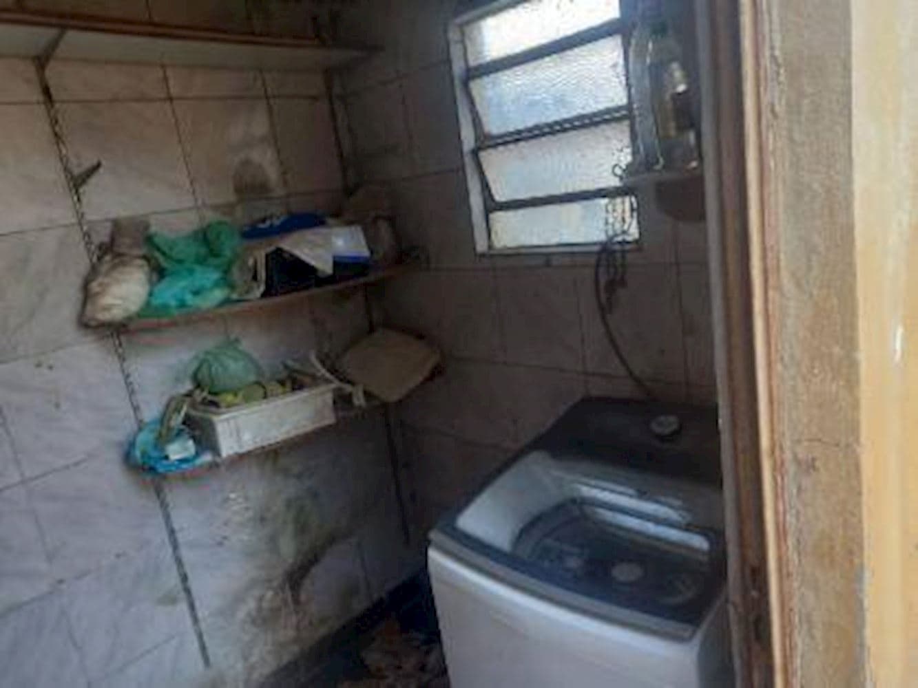 Foto 9 de 10: Casa em leilão em Magé - RJ, bairro Praia do Imperador — Casa na Praia do Imperador em Magé/RJ