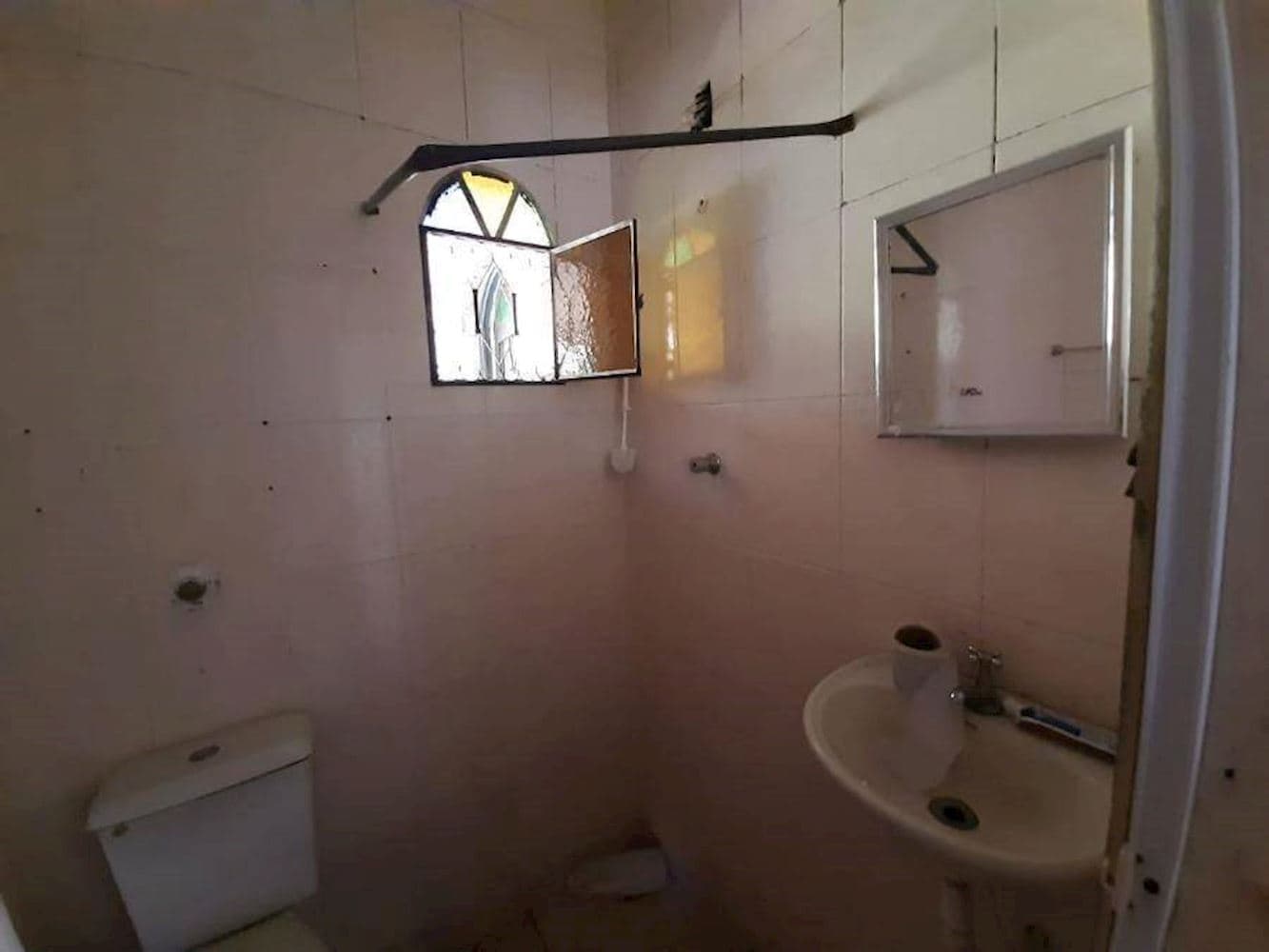 Foto 7 de 10: Casa em leilão em Magé - RJ, bairro Parque do Imperador — Casa no Parque Do Imperador - Magé/RJ