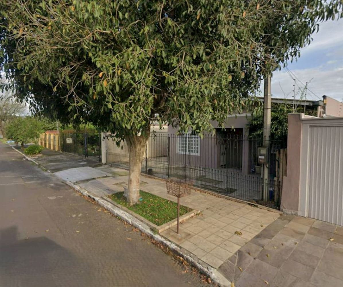 Foto 2 de 3: Casa em leilão em Canoas - RS, bairro Igara — Casa em  Igara - Canoas/RS