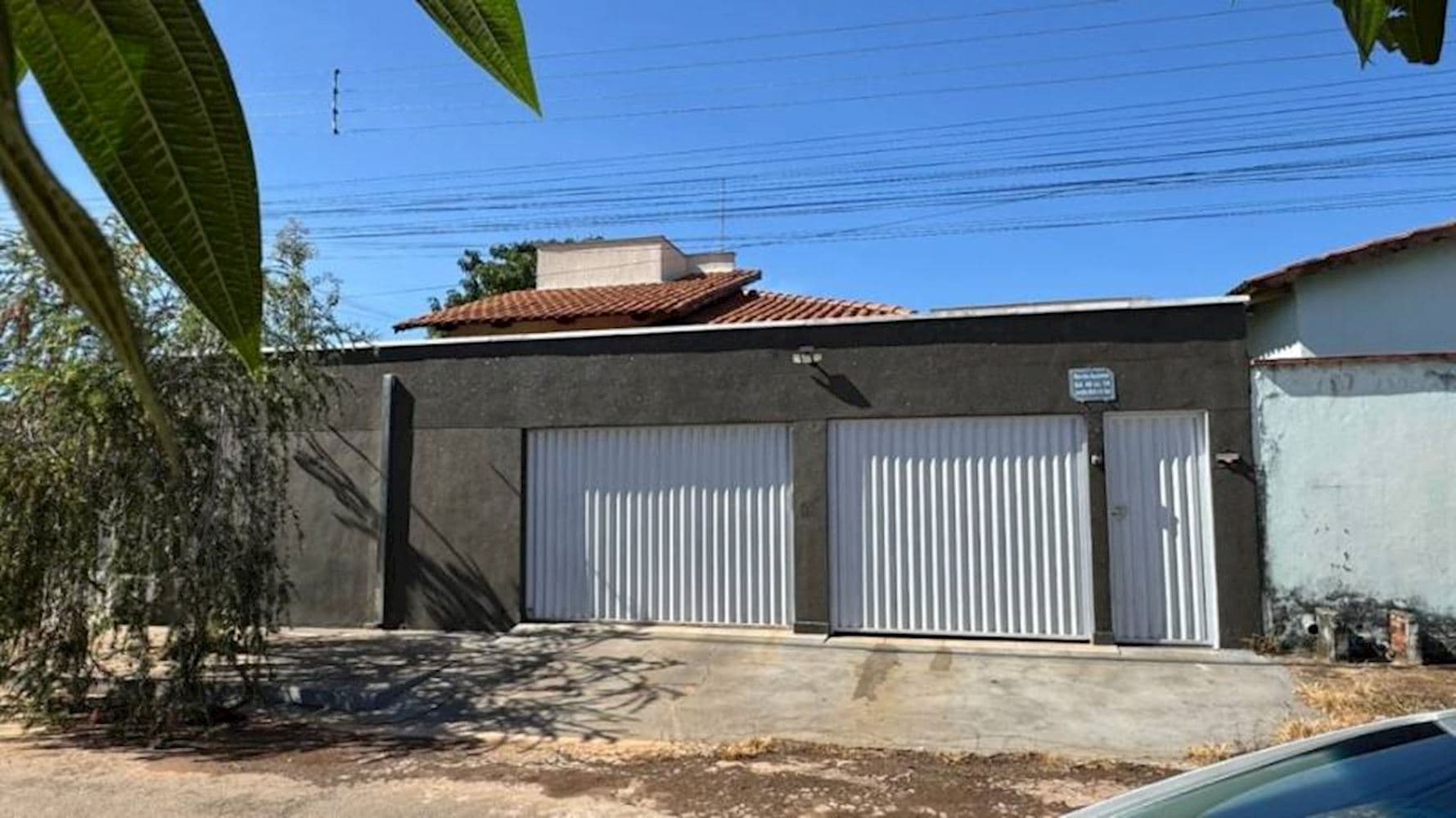 Foto 1 de 15: Casa em leilão em Inhumas - GO, bairro Jardim Raio de Sol — Casa no Jardim Raio De Sol em Inhumas/GO