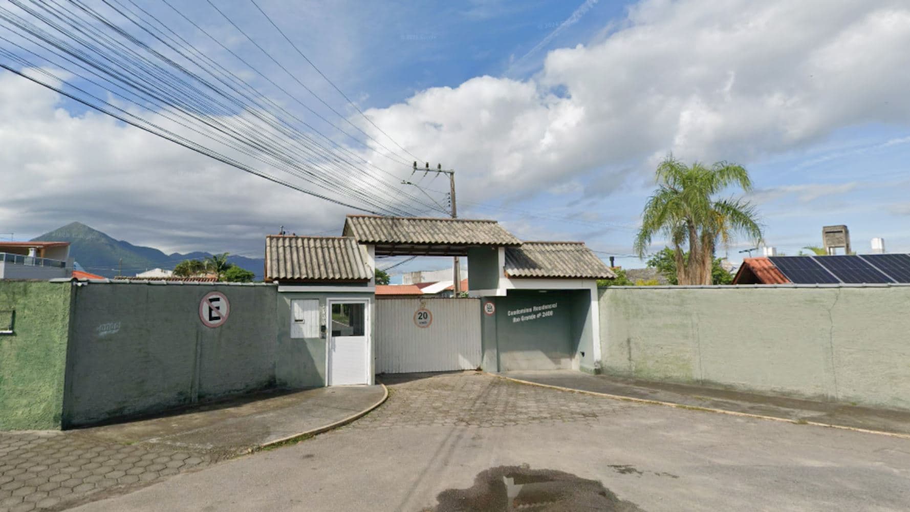 Foto 2 de 4: Casa em leilão em Palhoça - SC, bairro Rio Grande — Casa no "Condomínio Resisidencial Rio Grande" - Rio Grande - Palhoça/SC