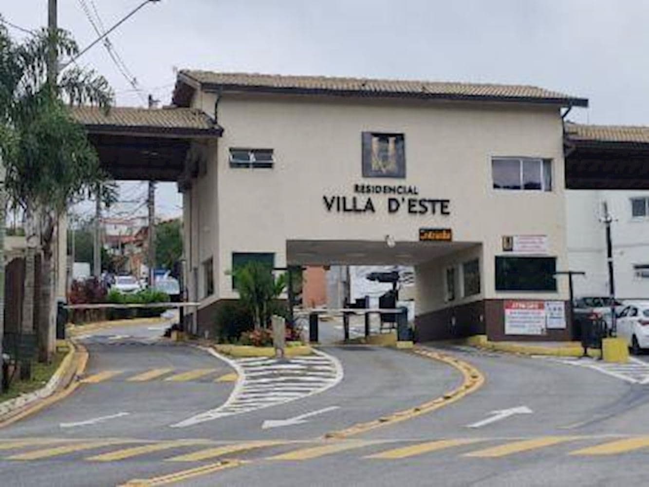 Foto 1 de 10: Casa em leilão em Cotia - SP, bairro Jardim Rio das Pedras — Casa em Condomínio no Jardim Rio Das Pedras - Cotia/SP