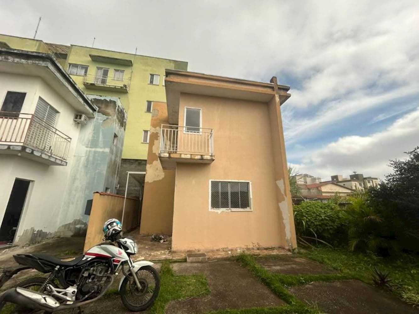 Foto 1 de 15: Casa em leilão em Mogi Das Cruzes - SP, bairro Vila Mogi Moderno — Casa - Vila Mogi Moderno - Mogi das Cruzes/SP