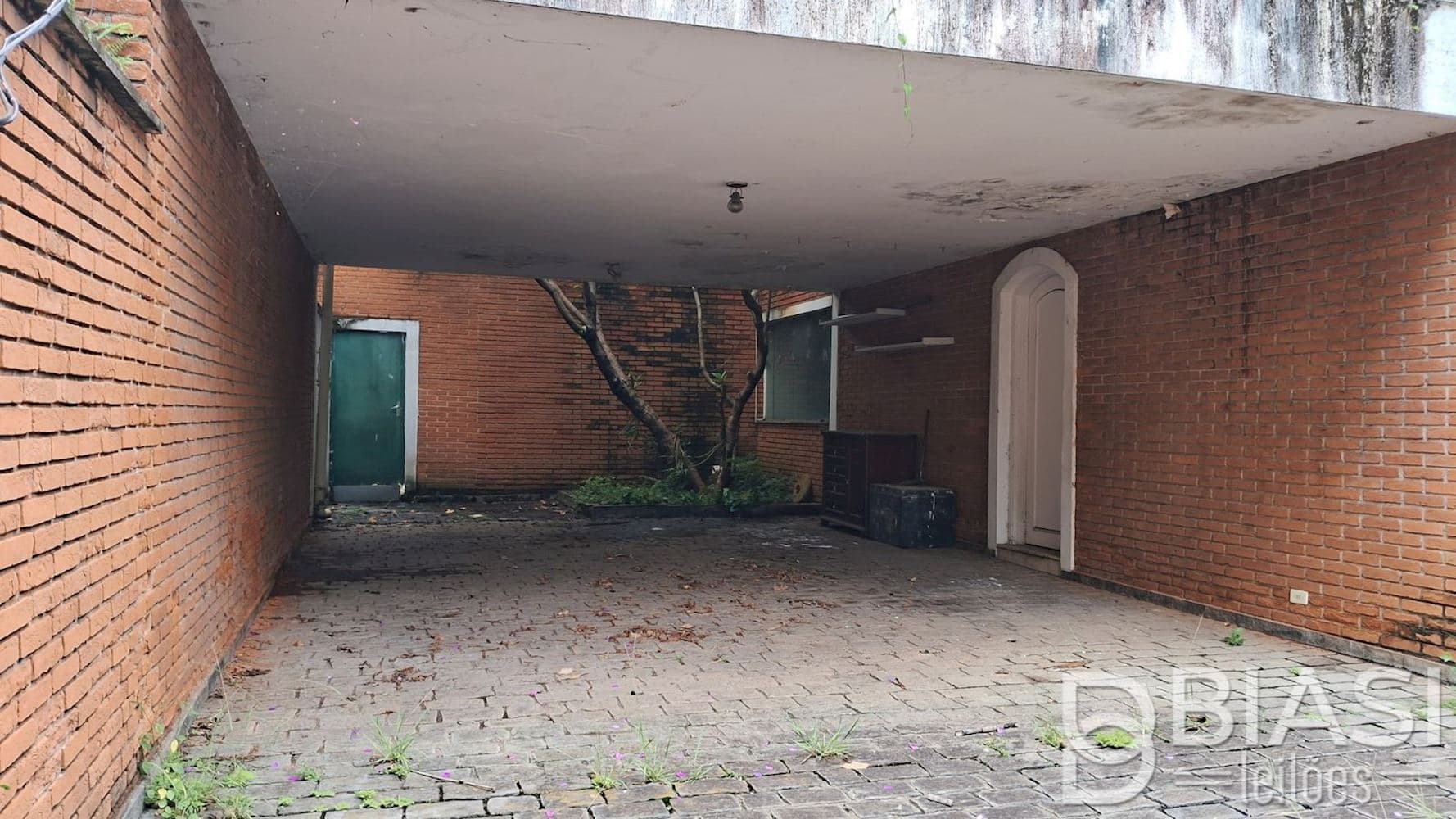 Foto 8 de 9: Casa em leilão em São Paulo - SP, bairro Jardim Guedala — Casa no Jardim Guedala em São Paulo/SP