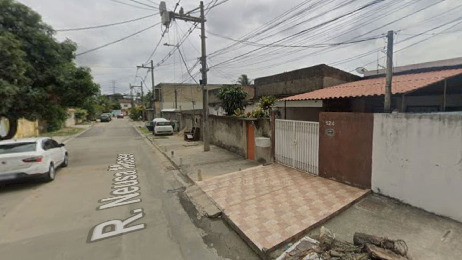 Foto 5 de 5: Casa em leilão em Nova Iguaçu - RJ, bairro Valverde — Casa no Bairro Valverde em Nova Iguaçu/RJ