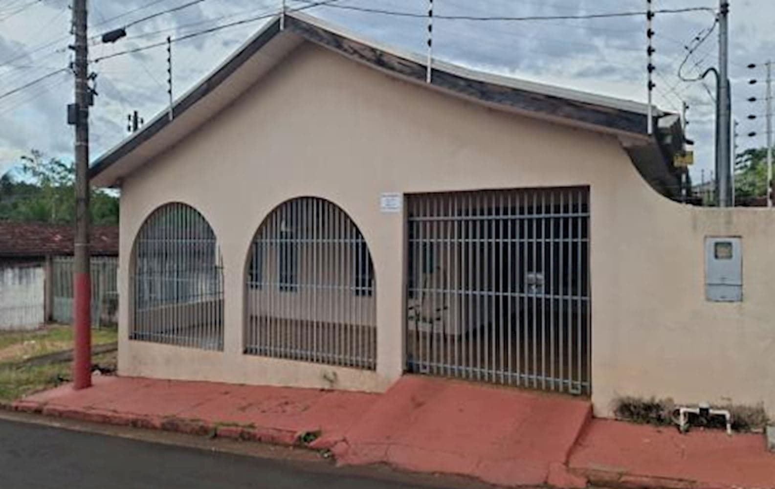 Foto 2 de 5: Casa em leilão em Nortelândia - MT, bairro Centro — Casa no centro em Nortelânda/MT
