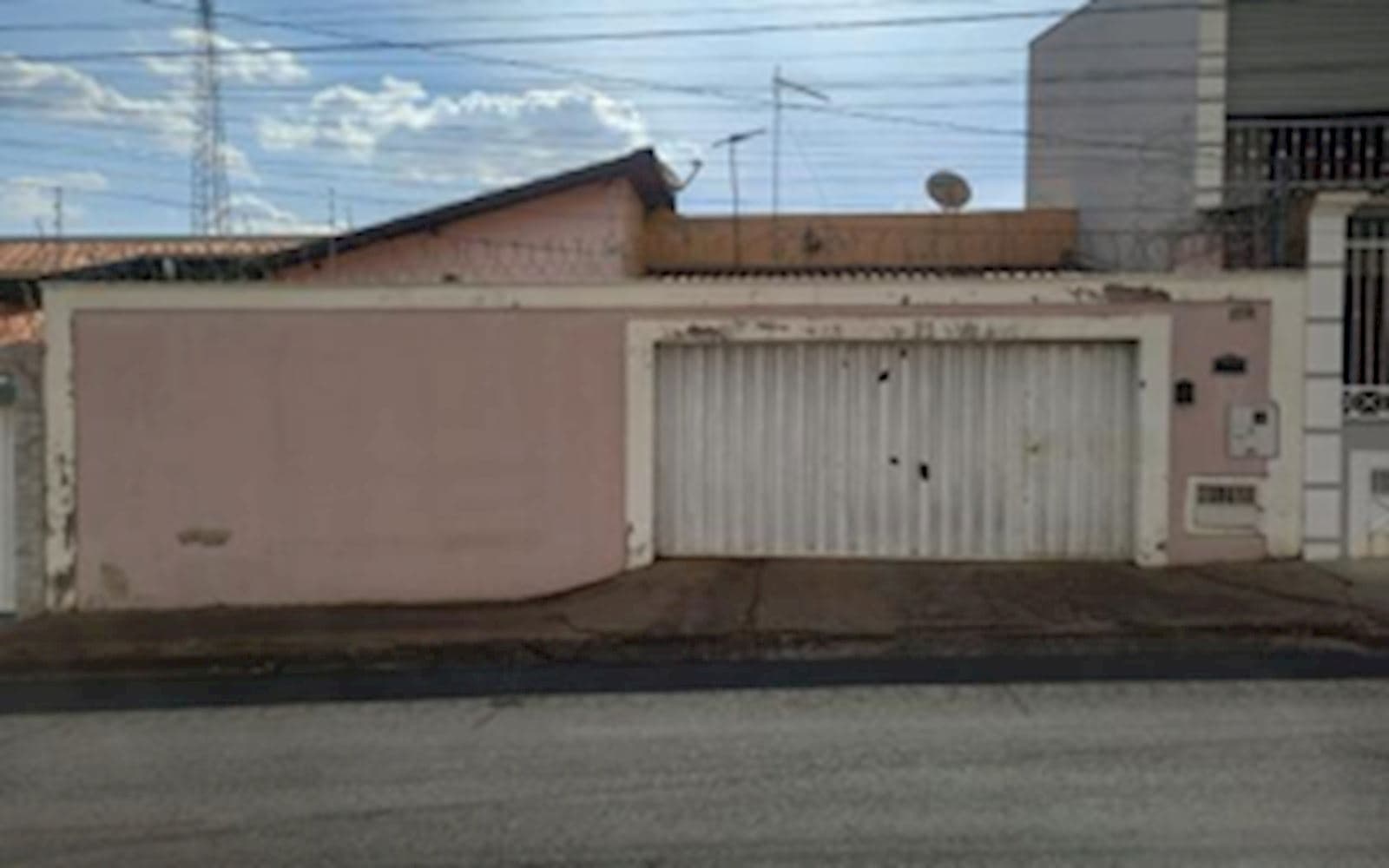 Foto 2 de 6: Casa em leilão em Uberaba - MG, bairro Orlando da Costa Telles — Casa em Orlando da Costa Telles - Uberaba/MG