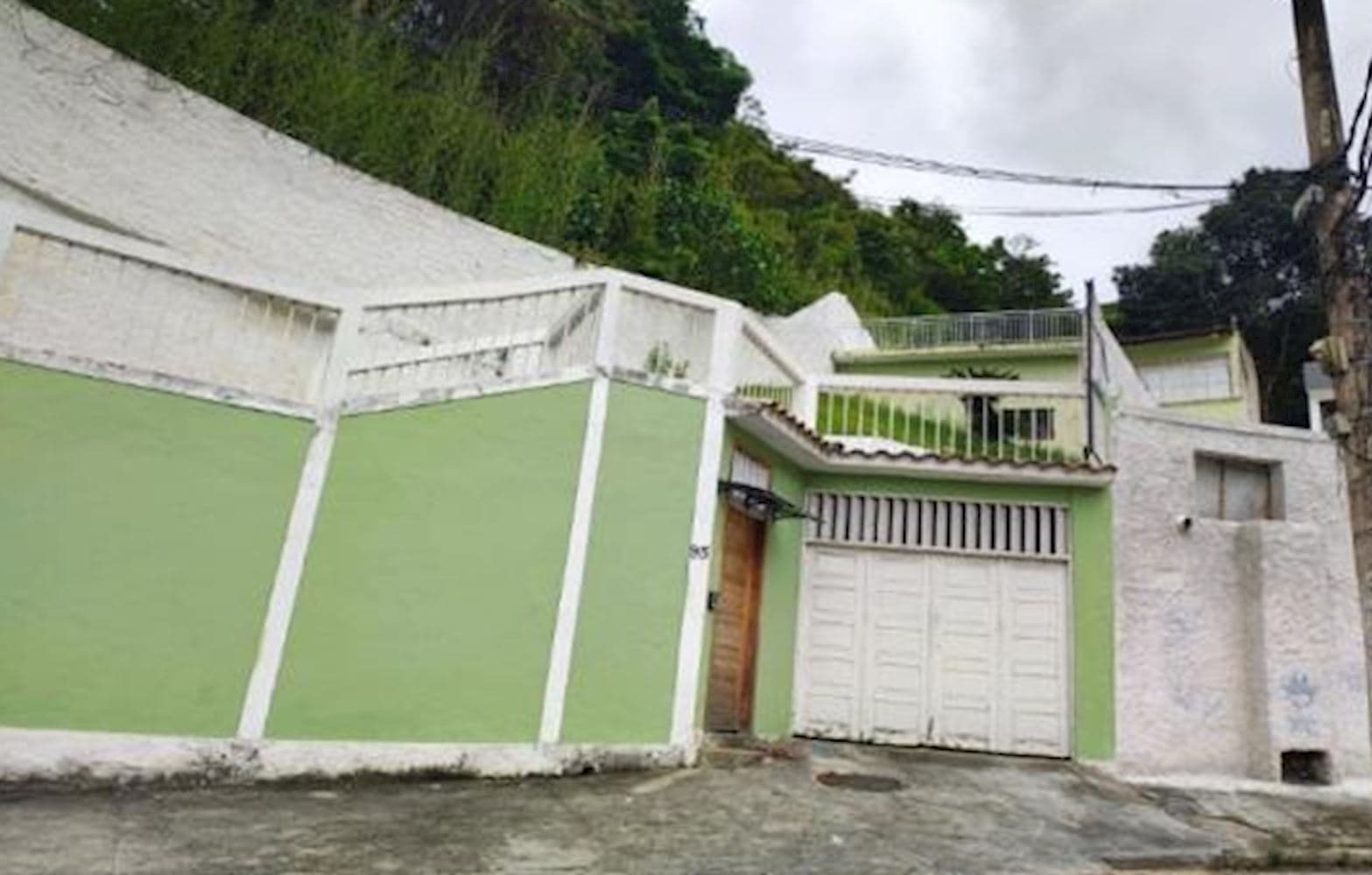 Foto 3 de 6: Casa em leilão em Niterói - RJ, bairro Santa Rosa — Casa em Santa Rosa - Niterói/RJ