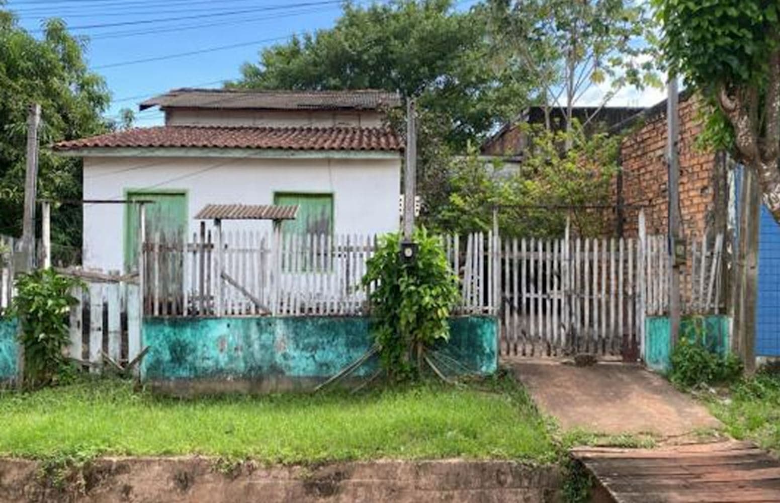 Foto 2 de 5: Casa em leilão em Alenquer - PA, bairro Aningal — Casa no Bairro Aningal - Alenquer/PA