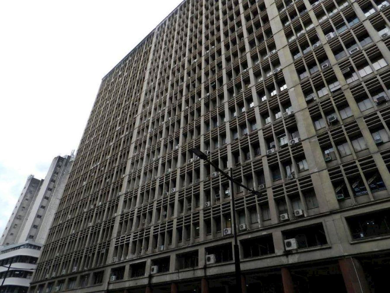 Foto 1 de 9: Comercial em leilão em Porto Alegre - RS, bairro Centro — Sala Comercial no "Ed. Continente de São Pedro" - Centro - Porto Alegre/RS