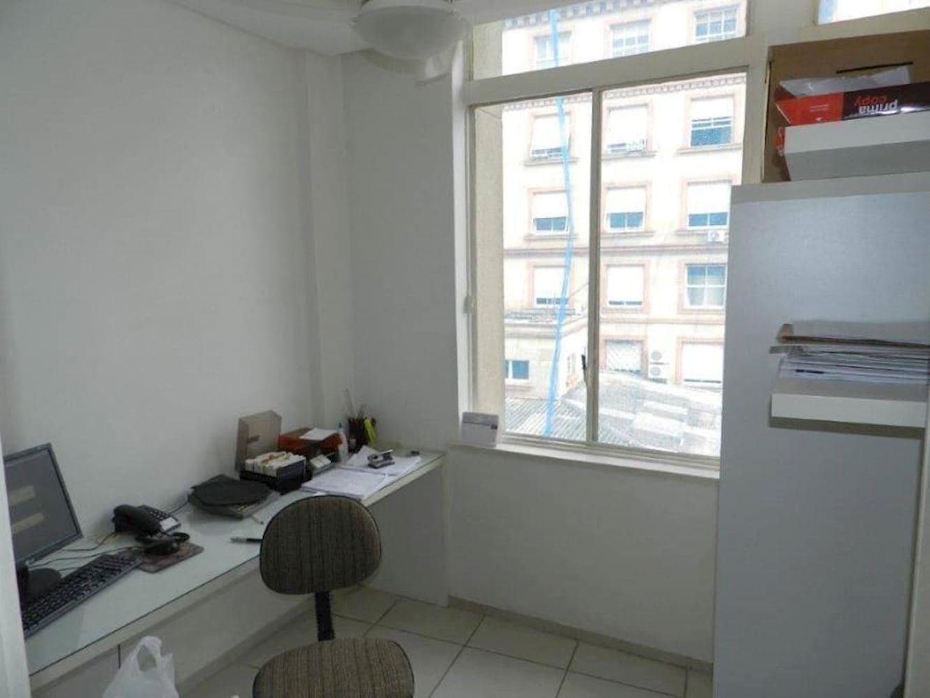 Foto 6 de 9: Comercial em leilão em Porto Alegre - RS, bairro Centro — Sala Comercial no "Ed. Continente de São Pedro" - Centro - Porto Alegre/RS