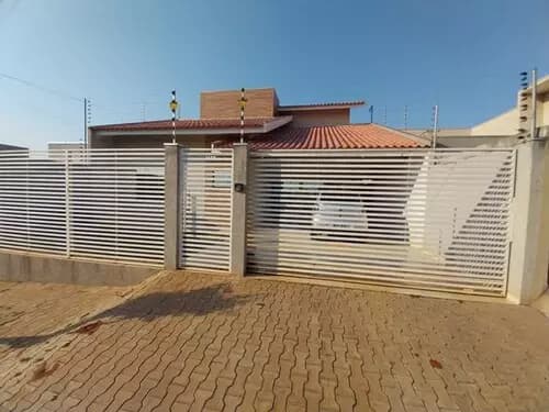 Casa em leilão em Umuarama - PR — Casa - Jardim Aeroporto II - Umuarama/PR