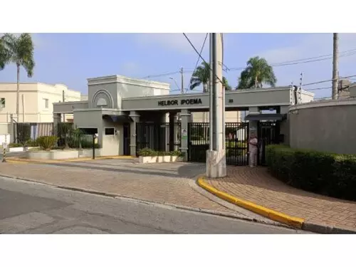 Casa em leilão em Mogi Das Cruzes - SP — Casa assobradada - São Pedro - Mogi das Cruzes/SP