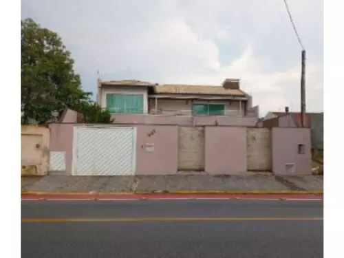 Foto 1 de 2: Casa em leilão em Camboriú - SC — Frazão Leilões 1º Leilão De Imóveis | Estados: Pa - Pe - Rj - Rs - Sc - Sp | 3311 Lote 3311-12 Casa - Tabuleiro - Camboriú/sc Rua Marmeleiro, 547, Camboriú,sc