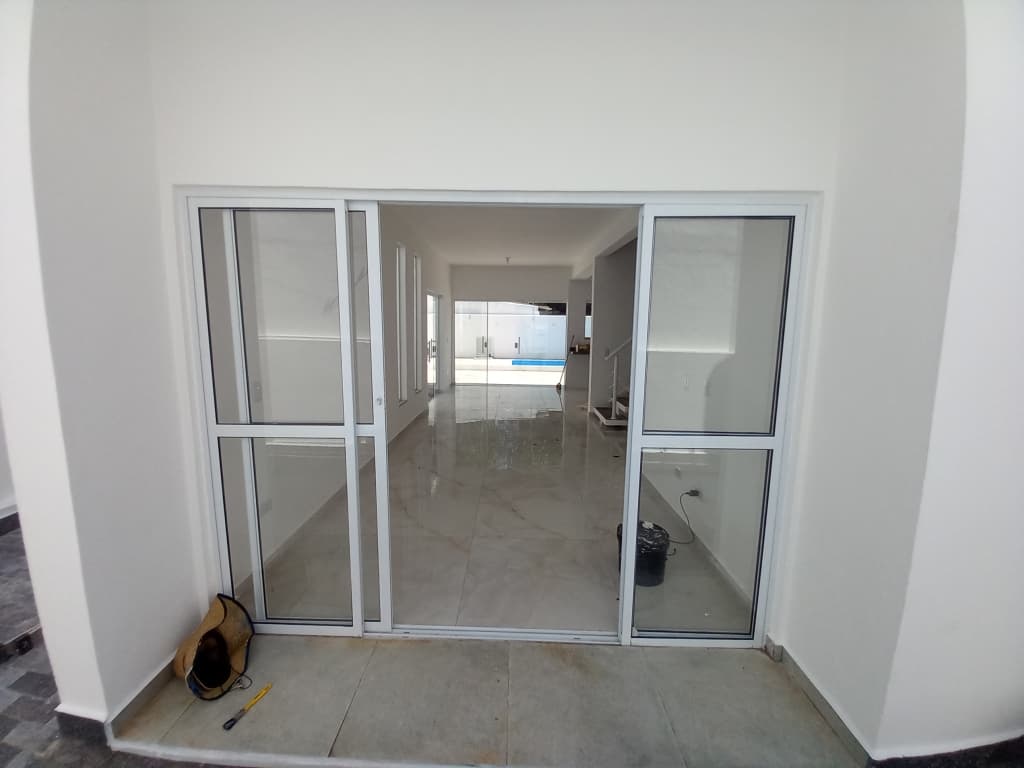 Foto 13 de 15: Casa em leilão em Itanhaém - SP, bairro Jardim São Fernando — Unidade Residencial em Condomínio no Litoral Paulista - Área Total de 87,397 m² – Itanhaém