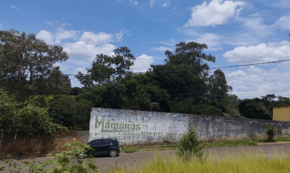 Terreno em leilão em Coqueiral - MG, bairro Bairro da Lajinha — Lote de Terreno, 690m², Coqueiral/MG