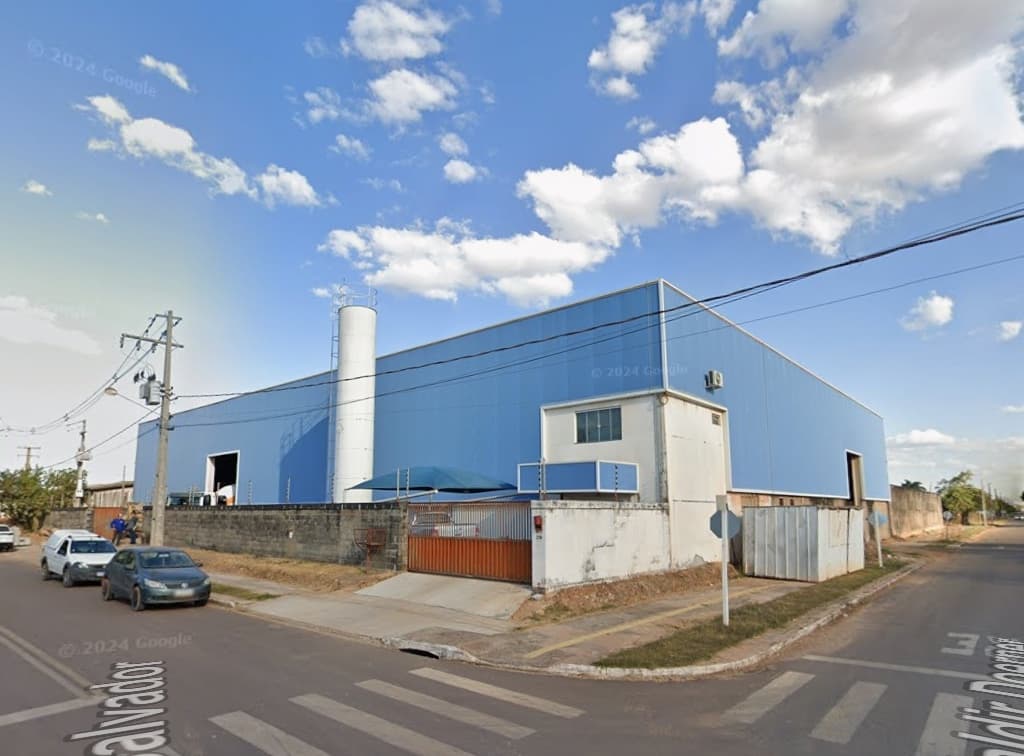 Foto 1 de 4: Comercial em leilão em Sinop - MT, bairro Setor Industrial — Galpão, 2.500m², Setor Industrial,Sinop/MT