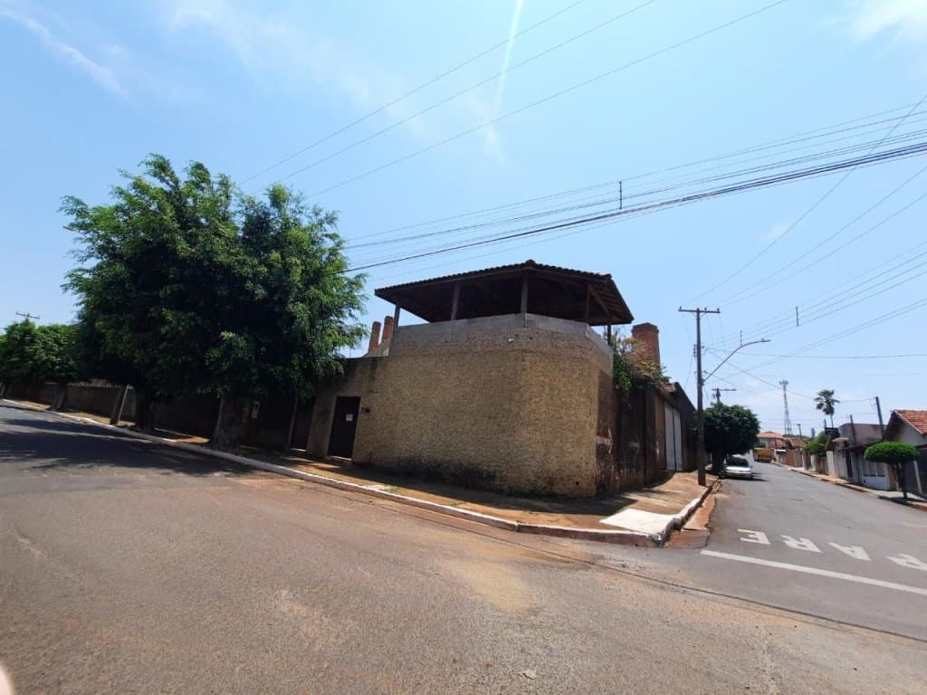Foto 6 de 8: Terreno em leilão em Barra Bonita - SP — Lote de Terreno com 01 barracão, 02 prédios residenciais, 01 escritório, 10.000m², Barra Bonita/SP