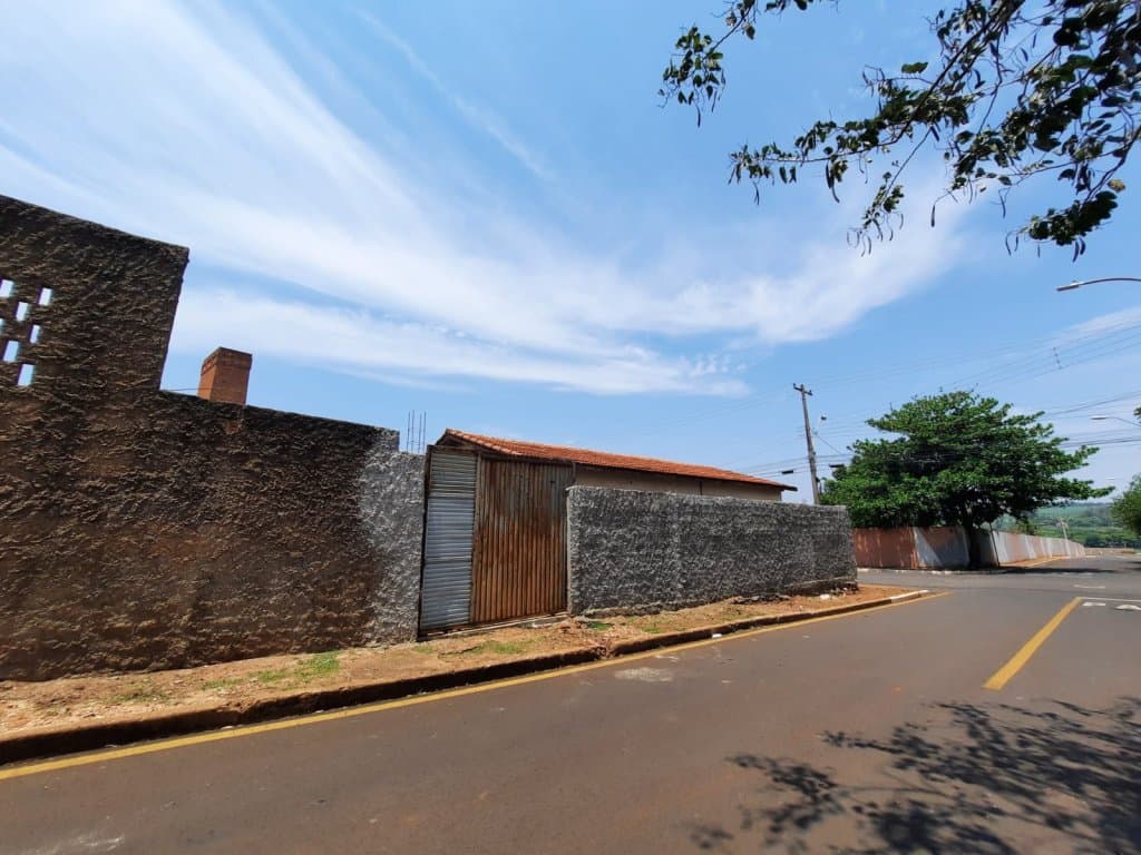 Foto 4 de 8: Terreno em leilão em Barra Bonita - SP — Lote de Terreno com 01 barracão, 02 prédios residenciais, 01 escritório, 10.000m², Barra Bonita/SP