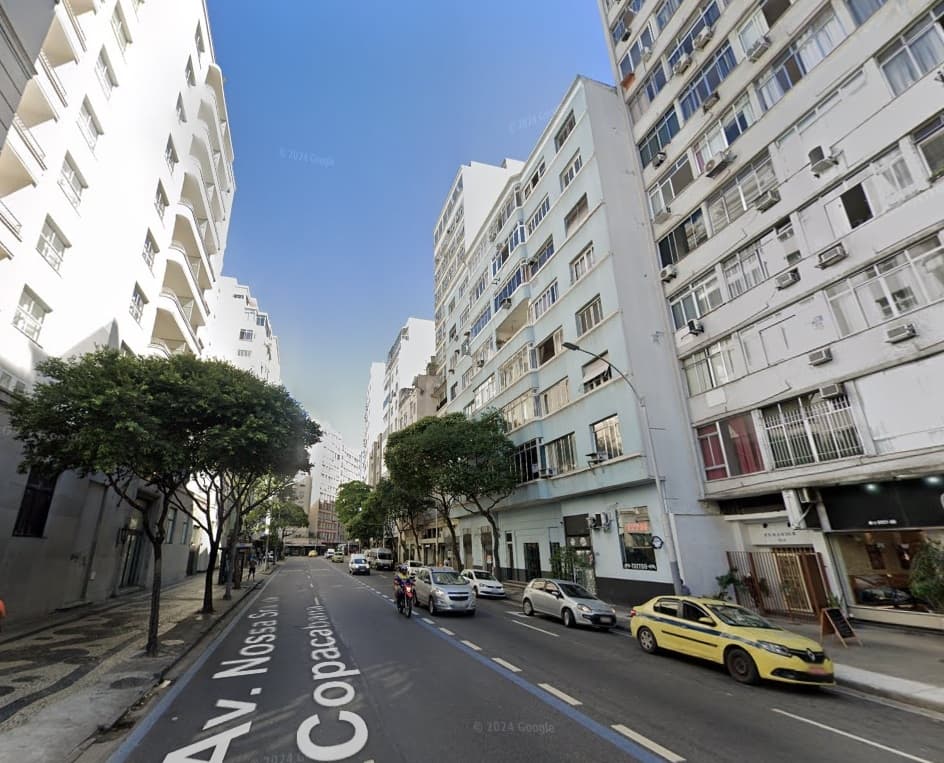 Foto 1 de 3: Apartamento em leilão em Rio De Janeiro - RJ — Apartamento, 151m², uma quadra da praia, Copacabana, Rio de Janeiro/RJ