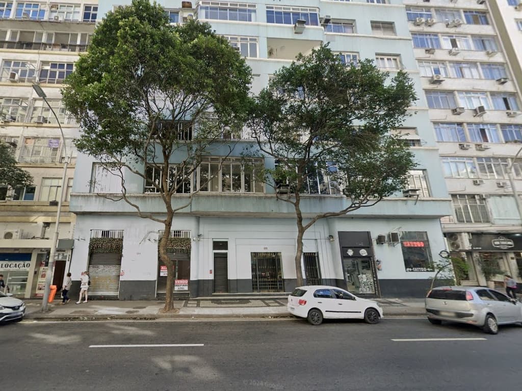 Foto 2 de 3: Apartamento em leilão em Rio De Janeiro - RJ — Apartamento, 151m², uma quadra da praia, Copacabana, Rio de Janeiro/RJ