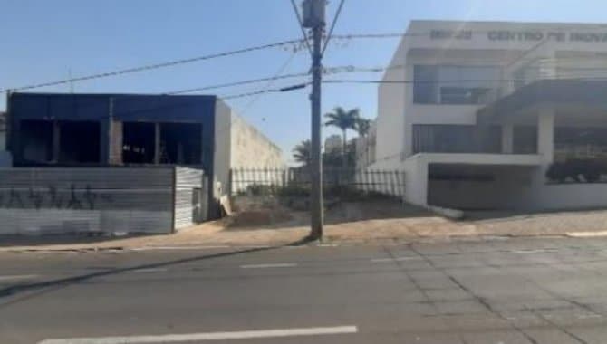 Terreno em leilão em Bauru - SP — Terreno - Bauru-SP - Av. Duque de Caxias - Lts. D e E da Qd. 04 - Vila Cardia