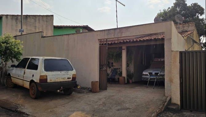 Casa em leilão em Santa Helena De Goiás - GO — Casa, Padrão, 0 Vaga(S) de Garagem