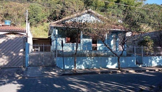 Foto 1 de 33: Casa em leilão em Passa Quatro - MG — Casa, Padrão, 2 Vaga(S) de Garagem