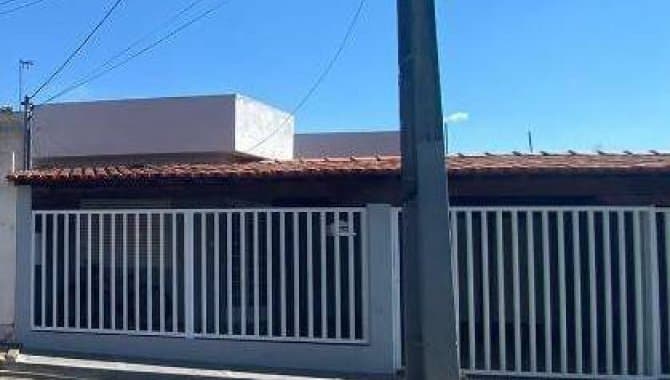 Foto 4 de 5: Casa em leilão em Formiga - MG — Casa, Padrão, 1 Vaga(S) de Garagem