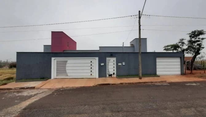 Foto 1 de 67: Casa em leilão em Paranaiguara - GO — Casa, Padrão, 1 Vaga(S) de Garagem