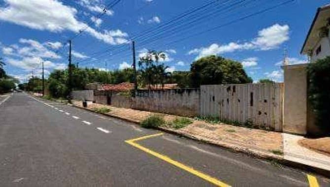 Foto 1 de 8: Casa em leilão em Mirassol - SP — Casa, Padrão, 0 Vaga(S) de Garagem