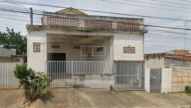 Foto 1 de 5: Comercial em leilão em Taubaté - SP — Imóvel Residencial e Comercial 316 m² (área construída) - Residencial Estoril - Taubaté - SP