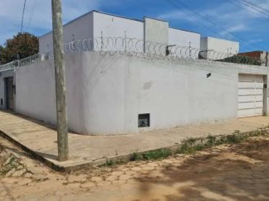 Foto 4 de 4: Casa em leilão em Nova Porteirinha - MG — Casa 68 m² - Califórnia - Nova Porteirinha - MG