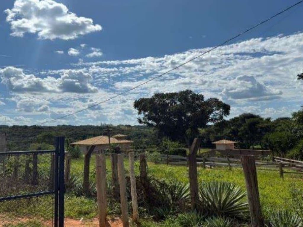 Foto 3 de 3: Casa em leilão em Bom Sucesso - MG — Casa/Galpão 296 m² - Bom Sucesso-MG - Rua José Cardoso Gonçalves, 70 - São Judas Tadeu
