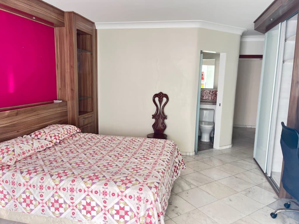 Foto 20 de 22: Apartamento em leilão em Guarujá - SP — Apartamento 182 m² com 02 vagas (próx. à Praia das Pitangueiras) - Barra Funda - Guarujá - SP