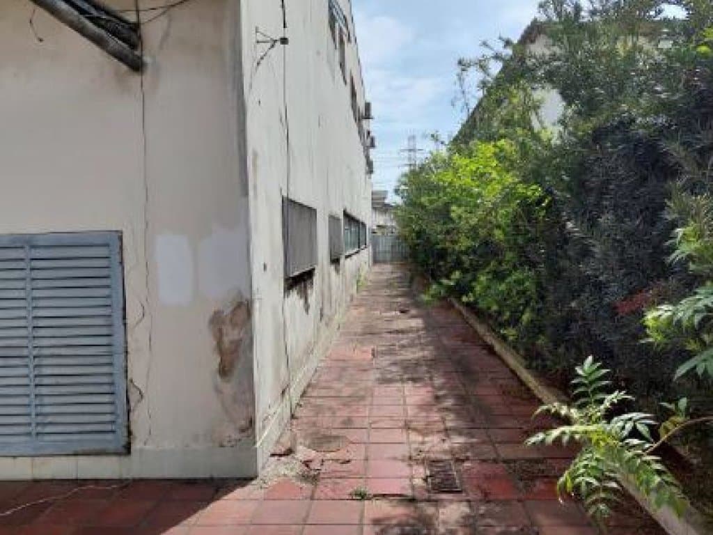 Foto 7 de 12: Terreno em leilão em Suzano - SP — Imóvel com 1.505 m² e Possibilidade de Incorporação Imobiliária - Vila Figueira - Suzano - SP