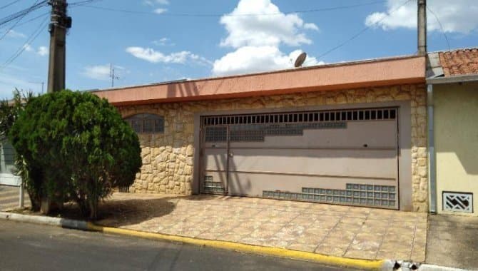 Foto 1 de 12: Casa em leilão em Itirapina - SP — Casa, Padrão, 1 Vaga(S) de Garagem