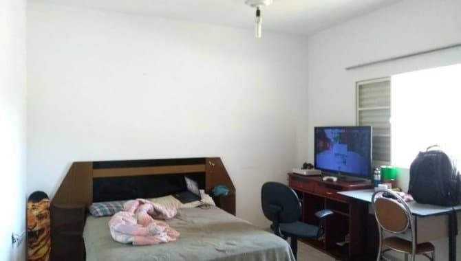 Foto 50 de 67: Casa em leilão em Guaiçara - SP — Casa, Padrão, 2 Vaga(S) de Garagem