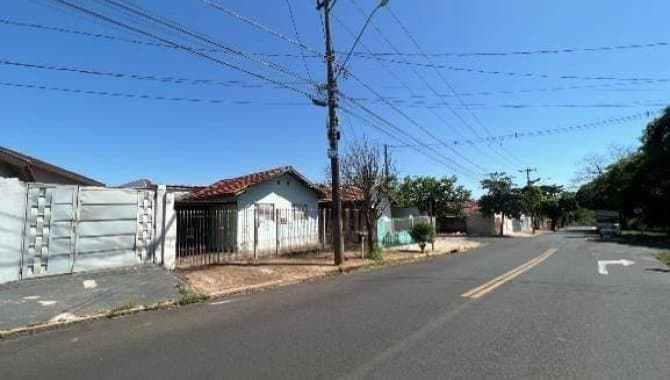 Foto 4 de 6: Casa em leilão em Bauru - SP — Casa, Padrão, 1 Vaga(S) de Garagem