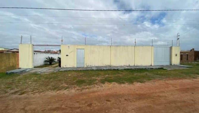 Foto 1 de 15: Casa em leilão em Extremoz - RN — Casa, Padrão, 4 Vaga(S) de Garagem