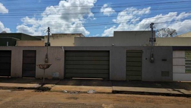 Casa em leilão em Santa Helena De Goiás - GO — Casa 101 m² - Centro - Santa Helena de Goiás - GO