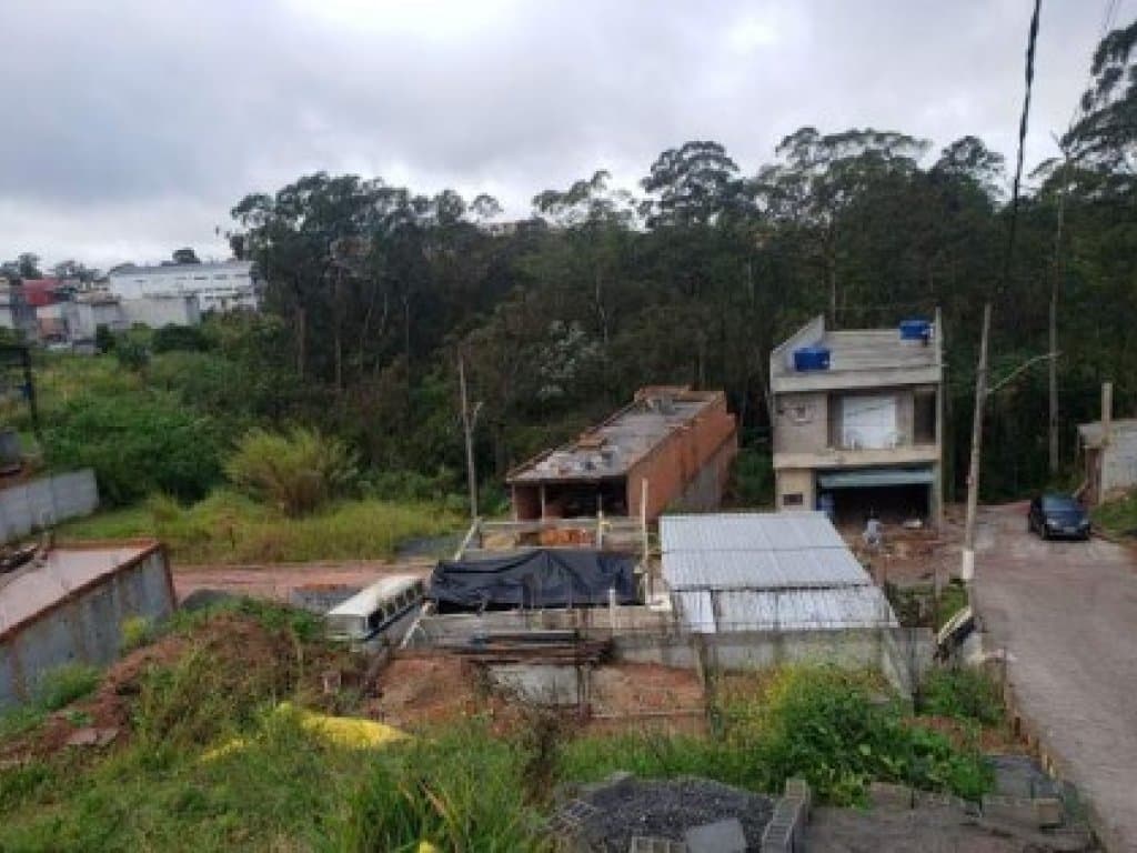 Foto 5 de 6: Terreno em leilão em Embu Das Artes - SP — Direitos sobre Área 14.758 m² (com construções) - Jardim Bela Vista - Embu das Artes - SP
