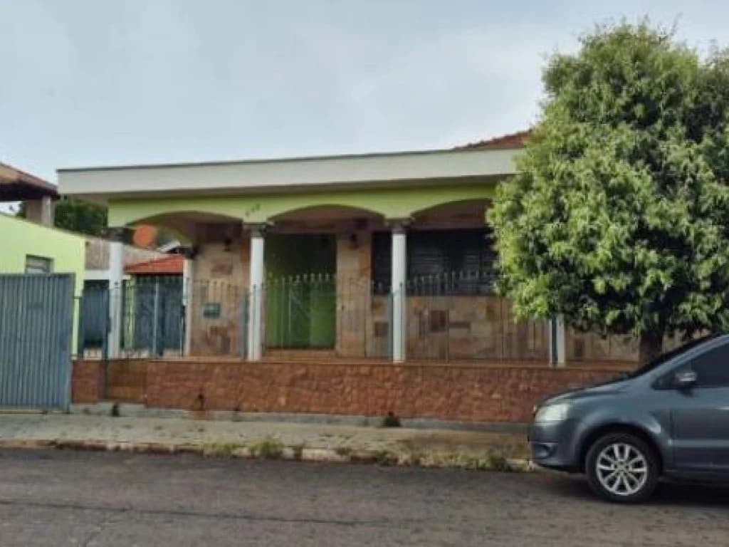 Foto 2 de 2: Casa em leilão em Santa Ernestina - SP — Casa 294 m² - Santa Ernestina-SP - Rua João Batista Caporici, 450 - Centro