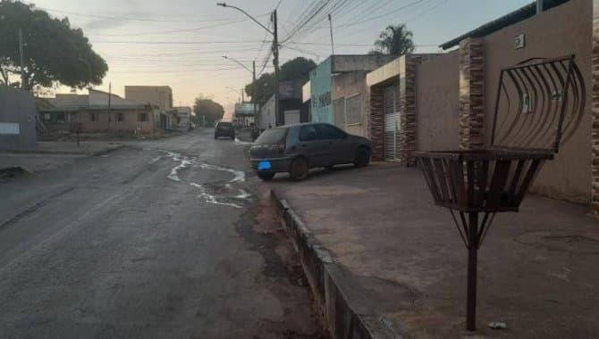 Foto 3 de 21: Casa em leilão em Luziânia - GO — Casa, Padrão, 1 Vaga(S) de Garagem