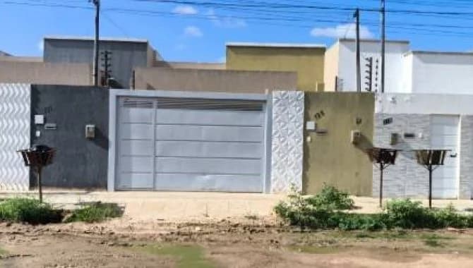 Foto 1 de 15: Casa em leilão em Petrolina - PE — Casa, Padrão, 1 Vaga(S) de Garagem
