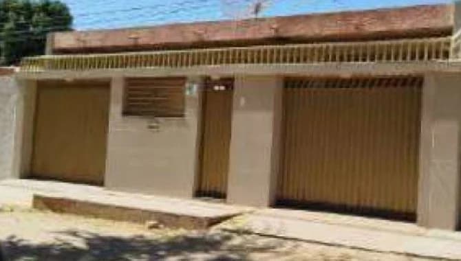 Foto 4 de 15: Casa em leilão em Petrolina - PE — Casa, Padrão, 1 Vaga(S) de Garagem