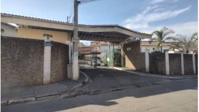 Foto 1 de 3: Casa em leilão em Carapicuíba - SP — Casa, em Condomínio, 0 Vaga(S) de Garagem