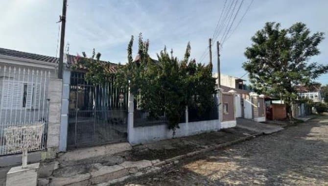 Foto 1 de 2: Casa em leilão em Cachoeirinha - RS — Casa 97 m² - Cachoeirinha-RS - Rua Itapetininga, 466 - Parque Matriz